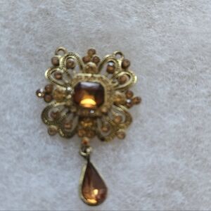 Elegant Vintage Gold and Amber Brooch